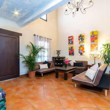 הוילה Art Deco Loft - Petfriendly - 5 Min To Antigua Ctr